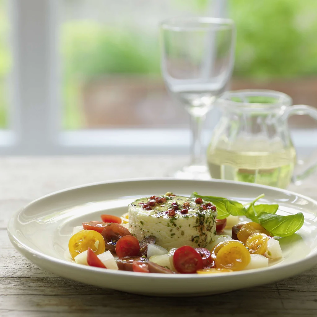 Kohlrabiflan mit Tomatensalat