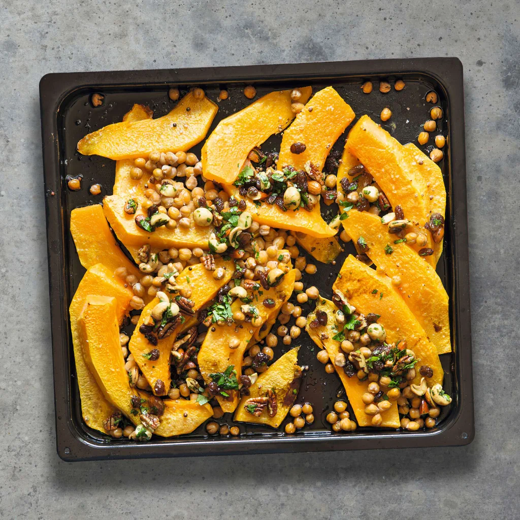 Courge et pois chiches avec crumble de noix