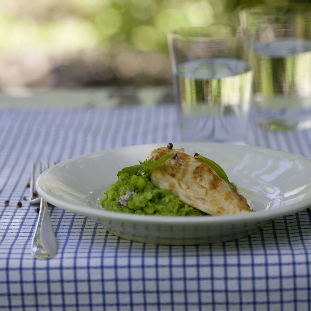 Pouletbrust auf Erbsenpüree