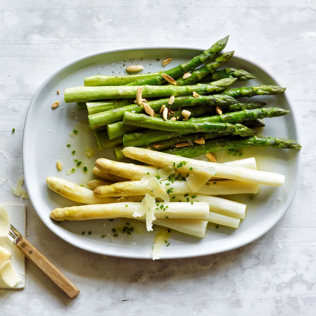 Asperges blanches et vertes classiques