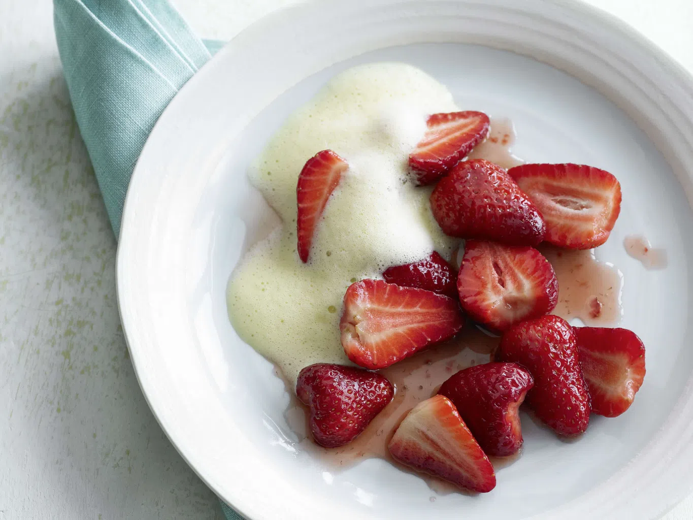 Sabayon mit Erdbeeren