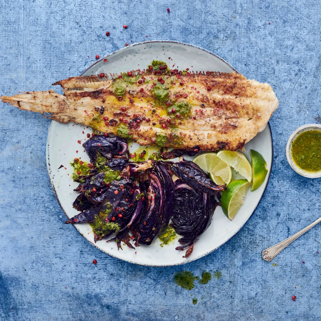 Sole sur chou rouge avec huile au citron vert