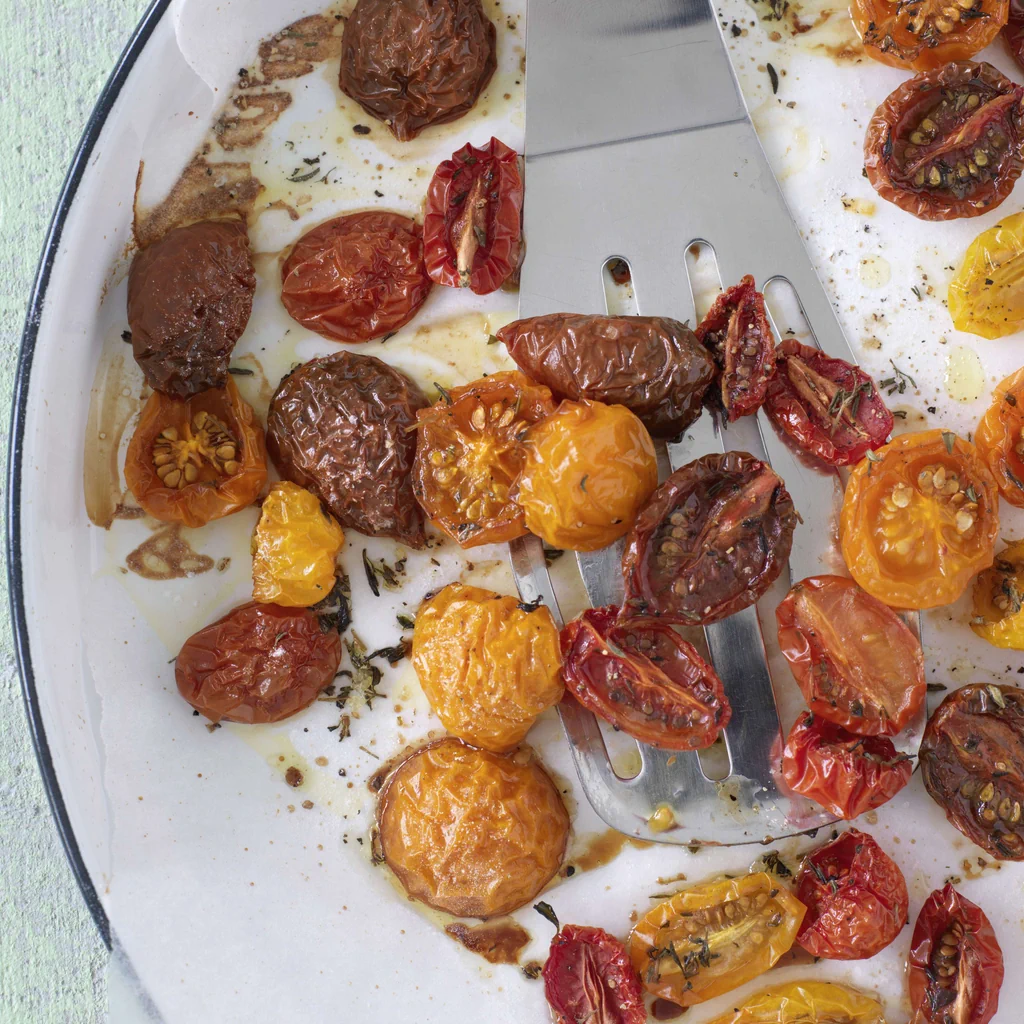 Halbgetrocknete Tomaten mit Thymian