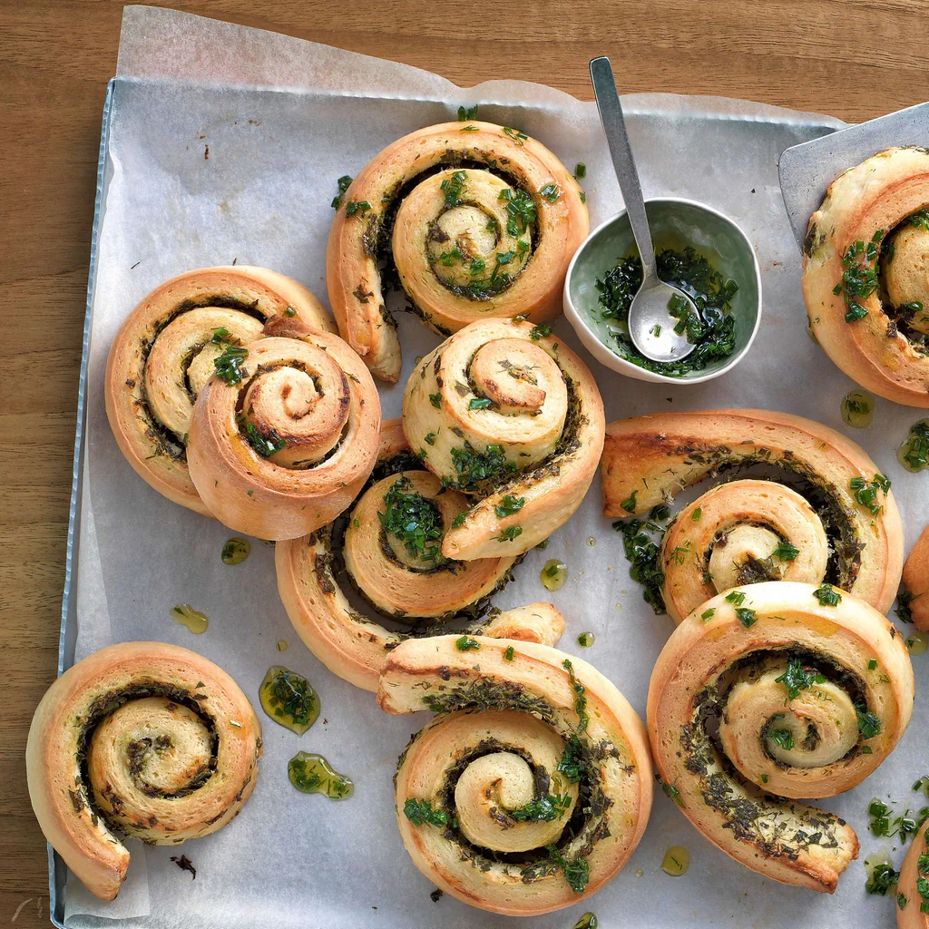 Girelle di pasta lievitata alle erbe