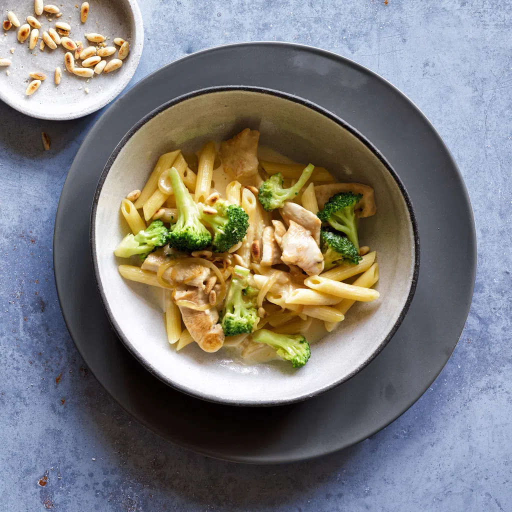 Penne mit Broccoli und Poulet