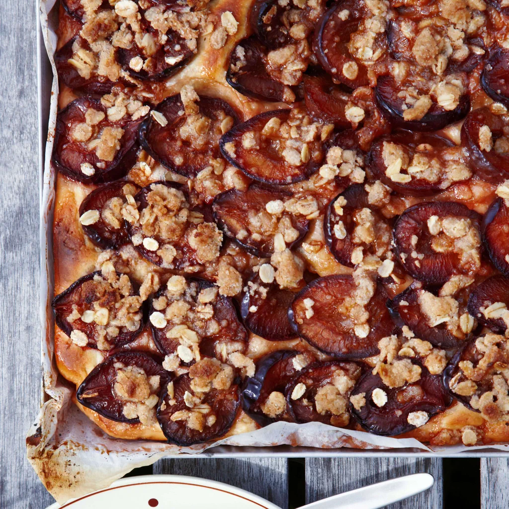 Torta di prugne con croccante