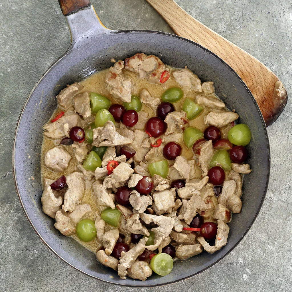 Émincé de veau au raisin