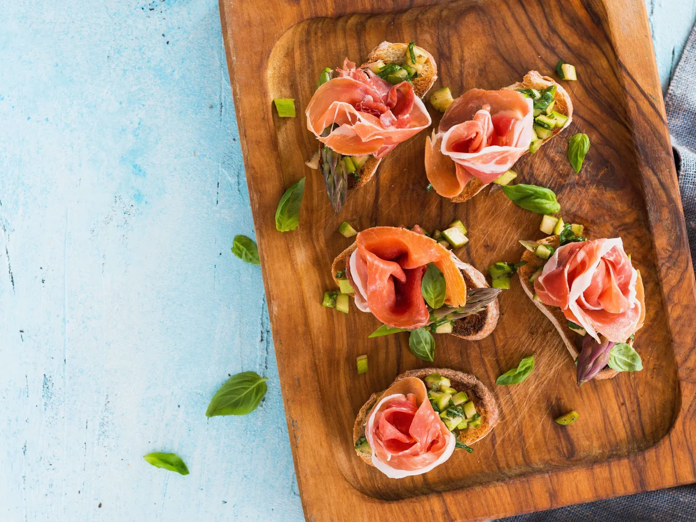 Lachs und Rohschinken mit Spargeltatar