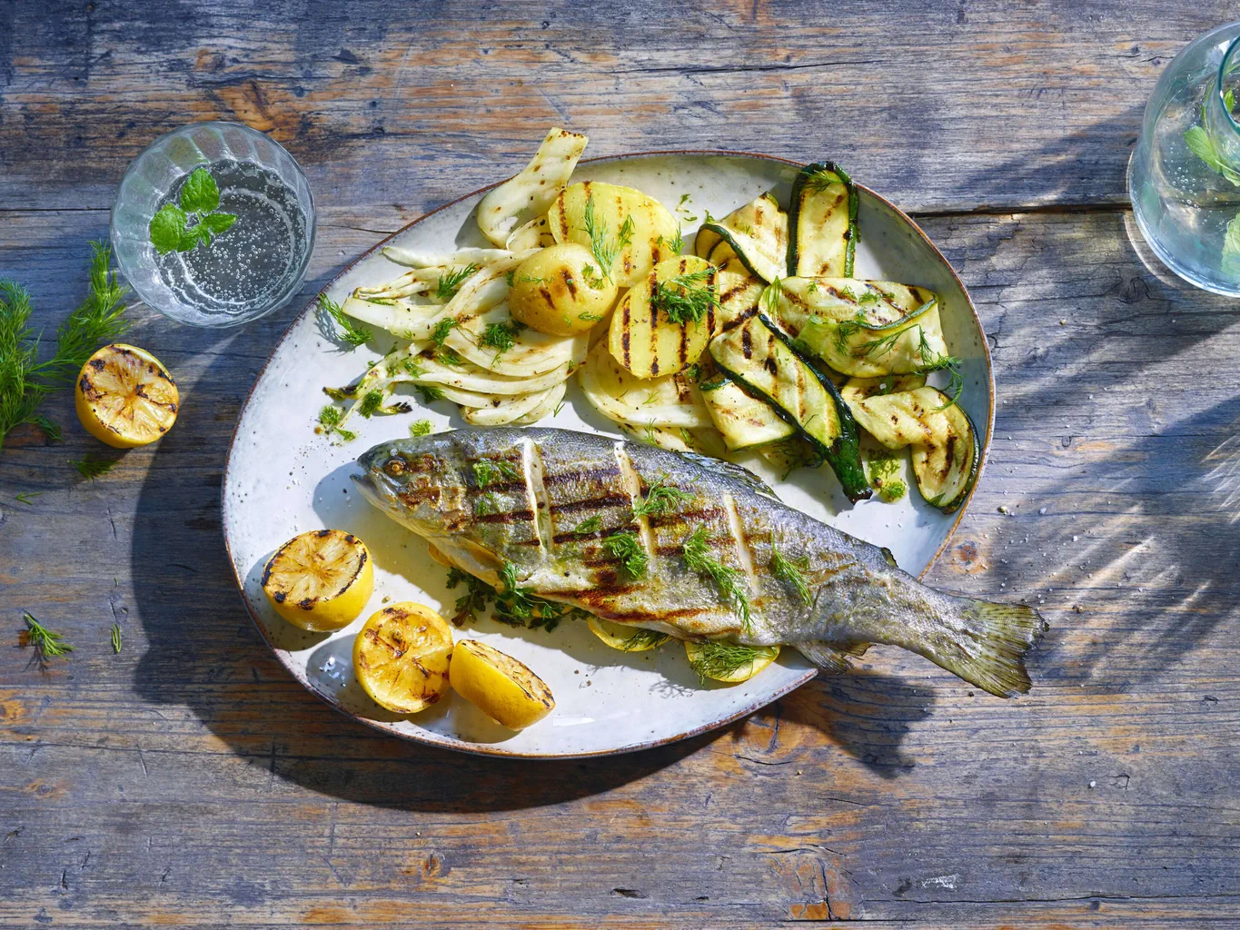 Kräuterforelle mit Kartoffelgemüse vom Grill