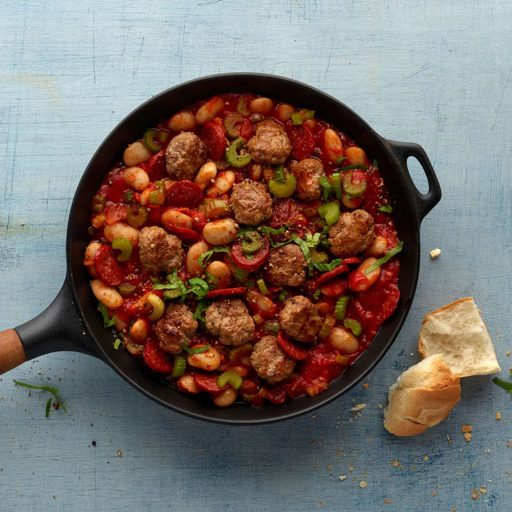 Albondigas mit Bohnen und Chorizo