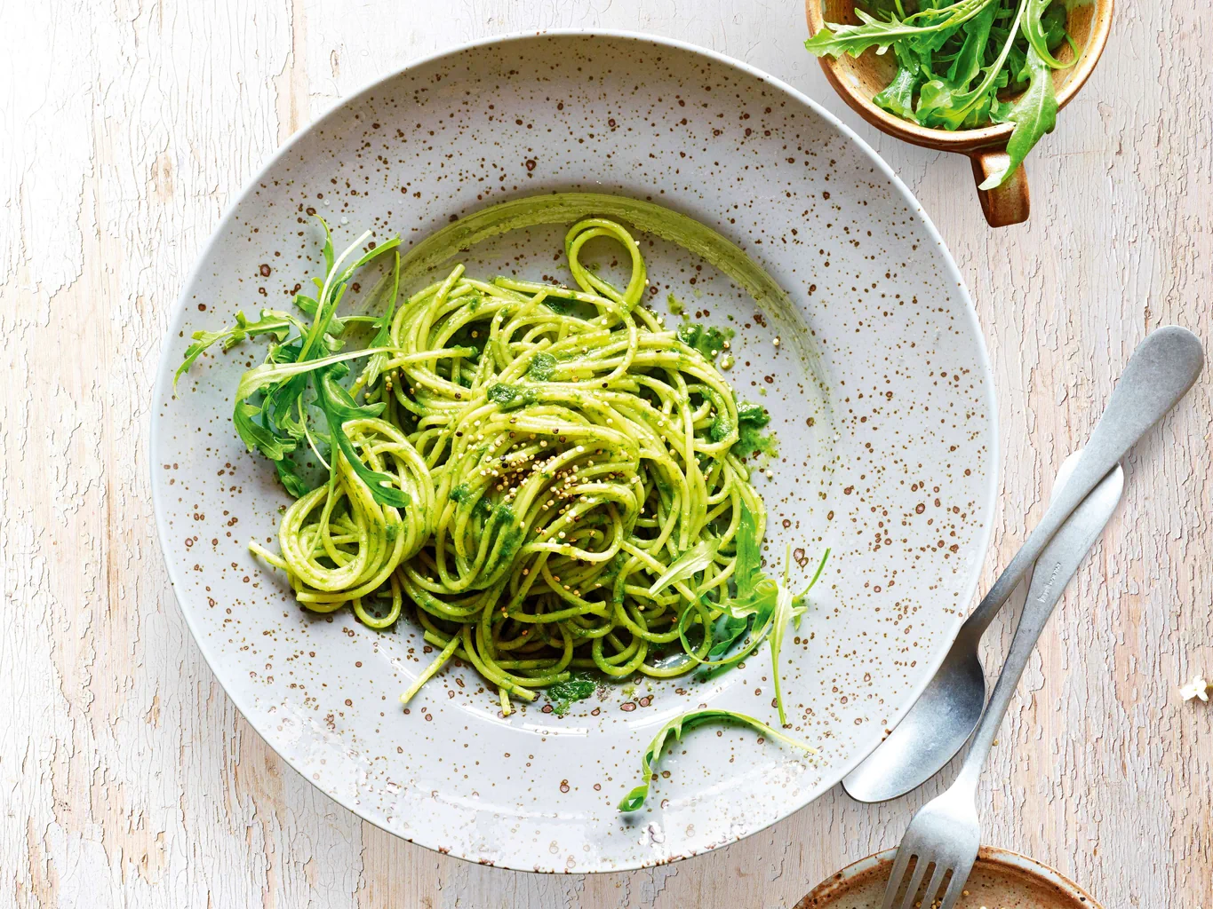 Spaghettini mit Rucola-Kopfsalat-Pesto