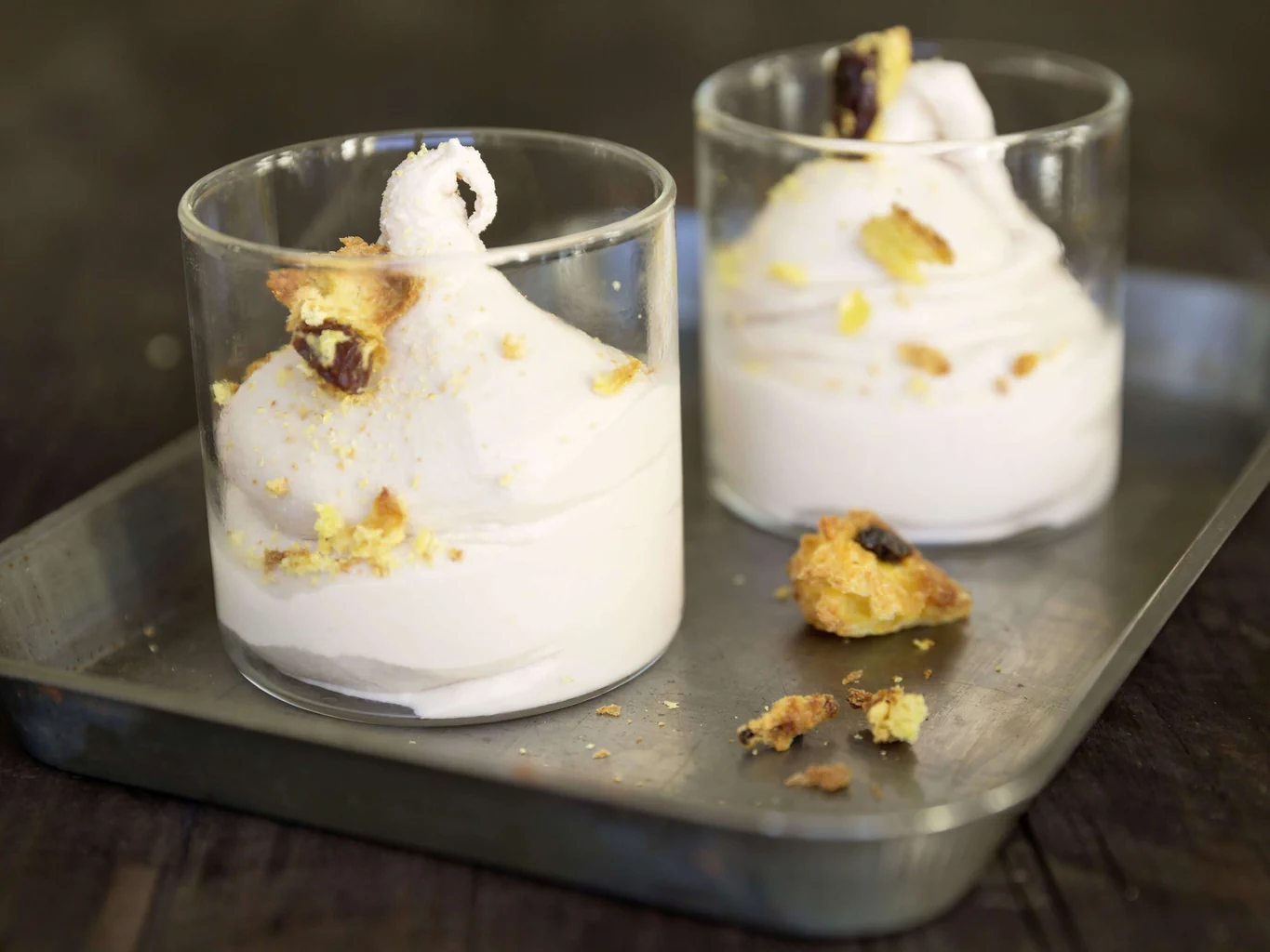 Portweinglace mit Panettone