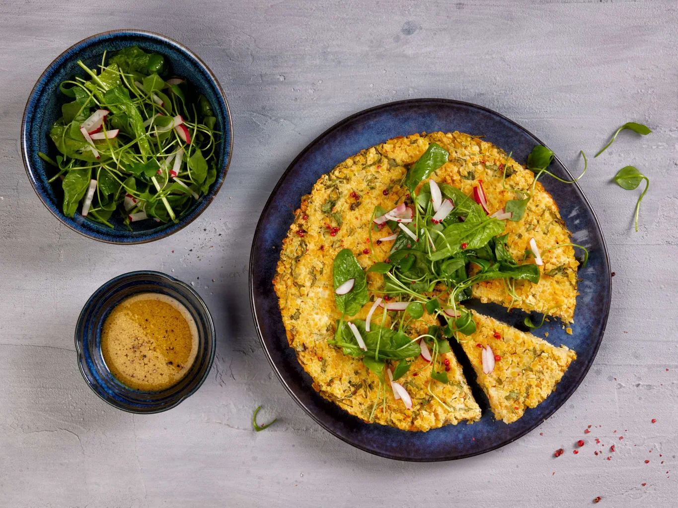 Schiacciata di lenticchie con insalata di spinaci