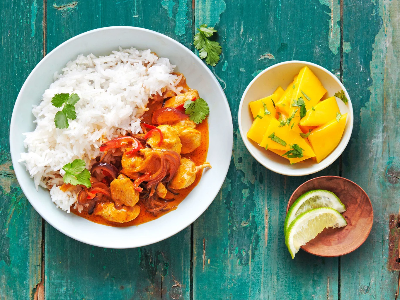 Curry de poulet avec mangue au citron vert