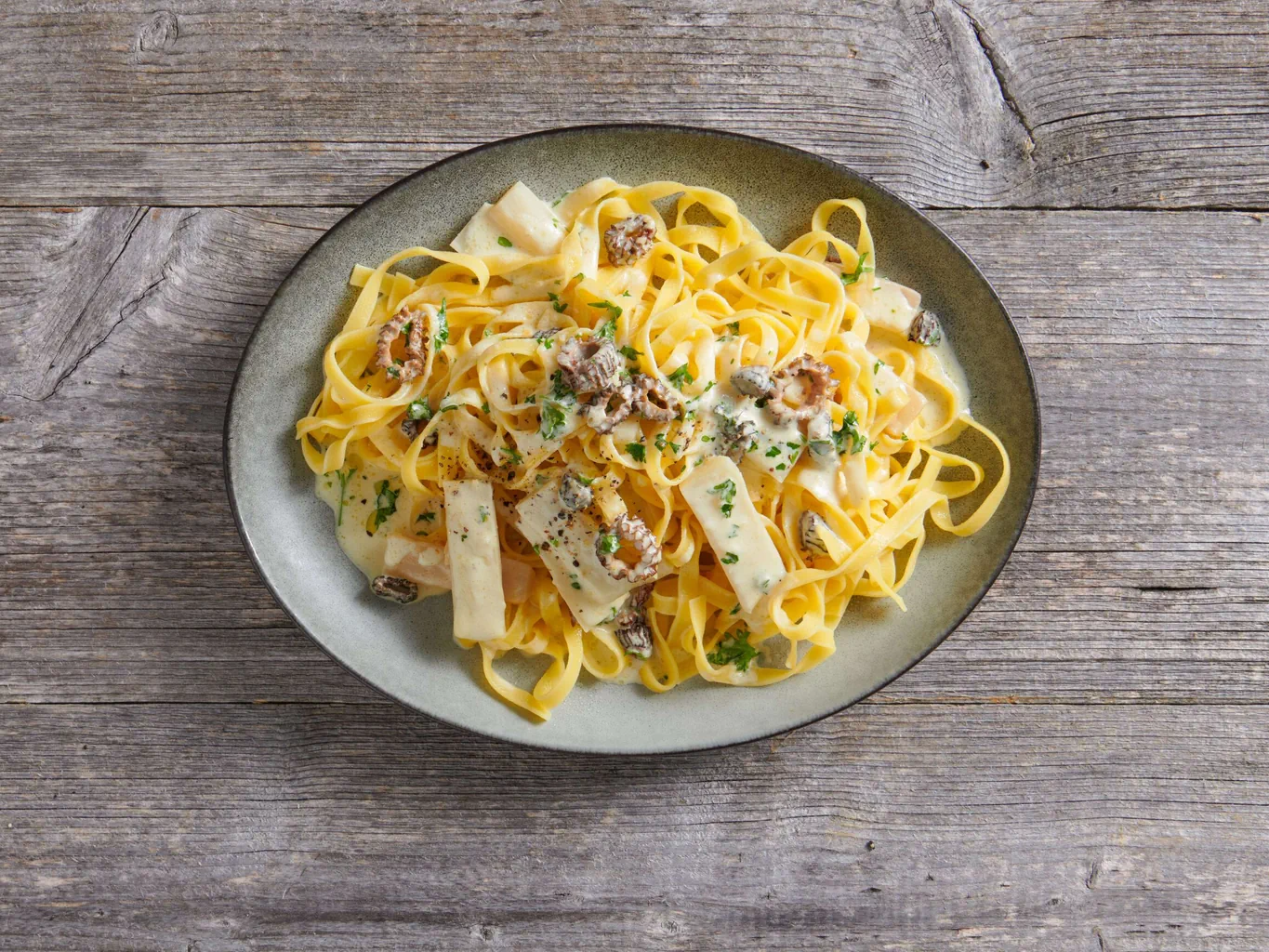 Tagliatelle aux salsifis et aux morilles
