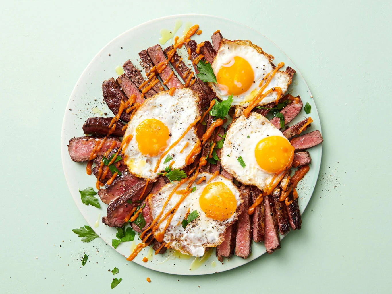 Steak, uovo e ketchup di carote