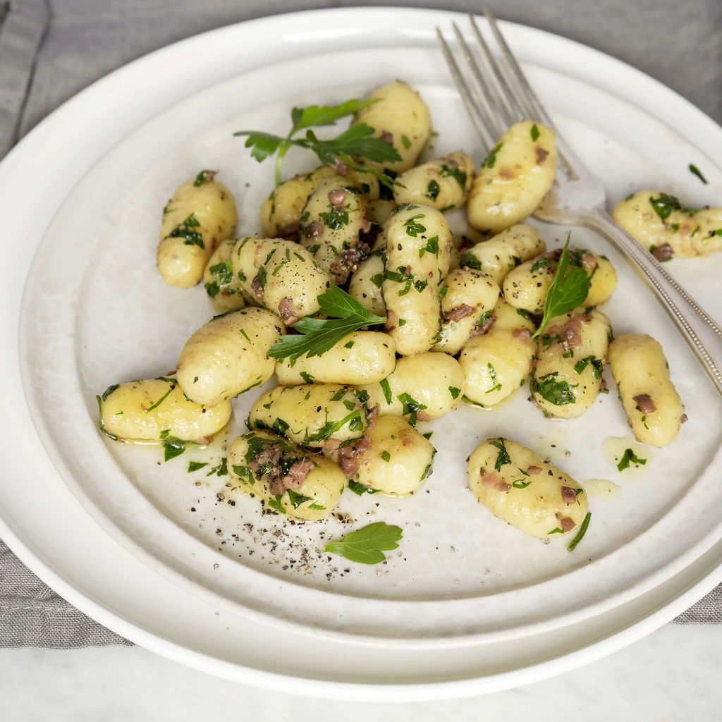 Gnocchi avec beurre aux anchois et au persil