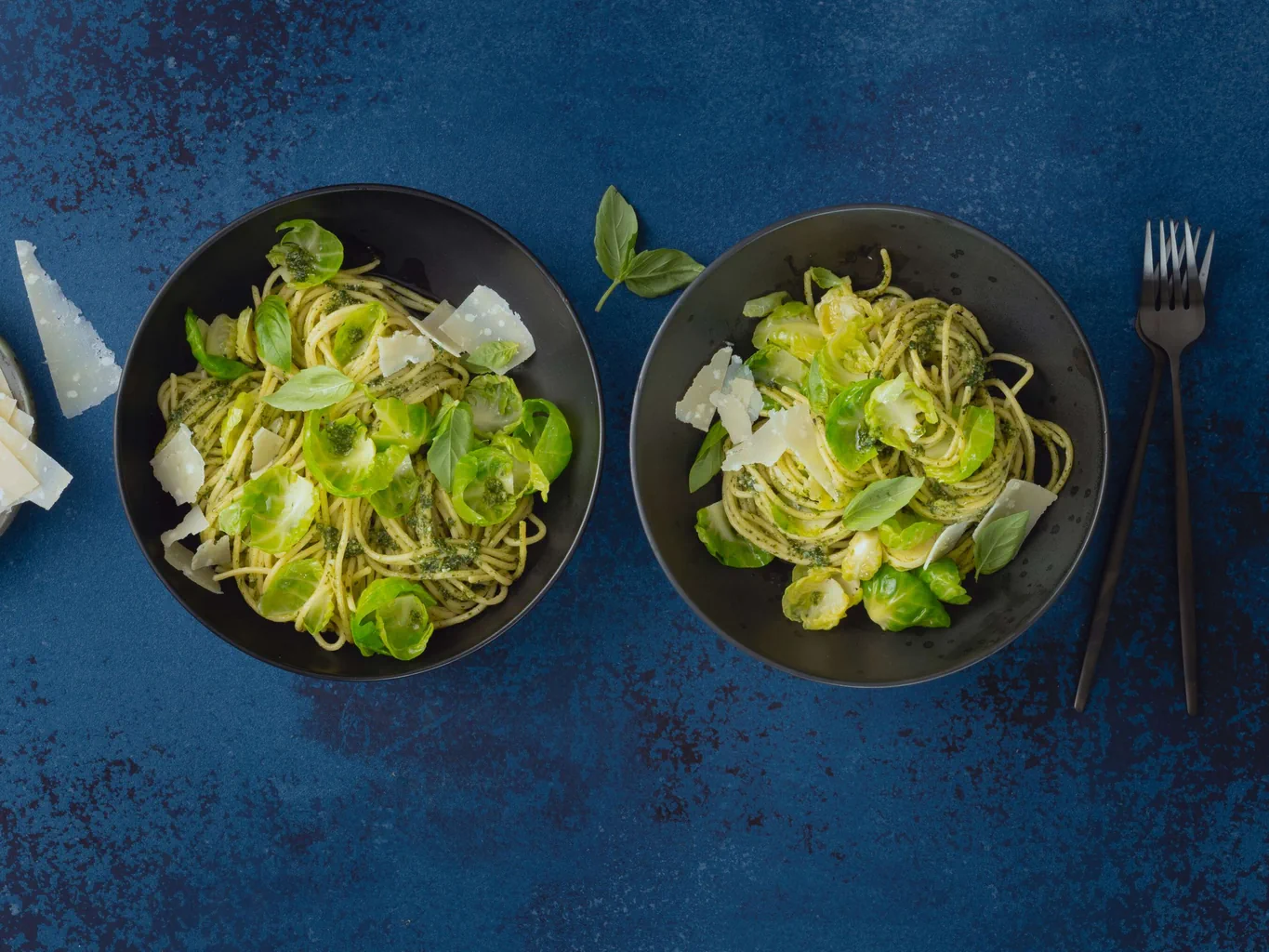 Basilikum-Pasta mit Rosenkohl