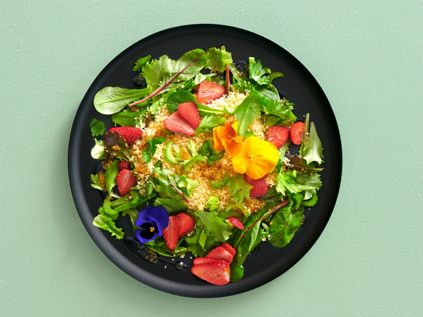 Insalata di couscous alle fragole