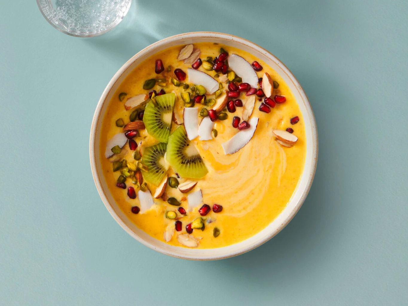 Smoothie bowl au curcuma