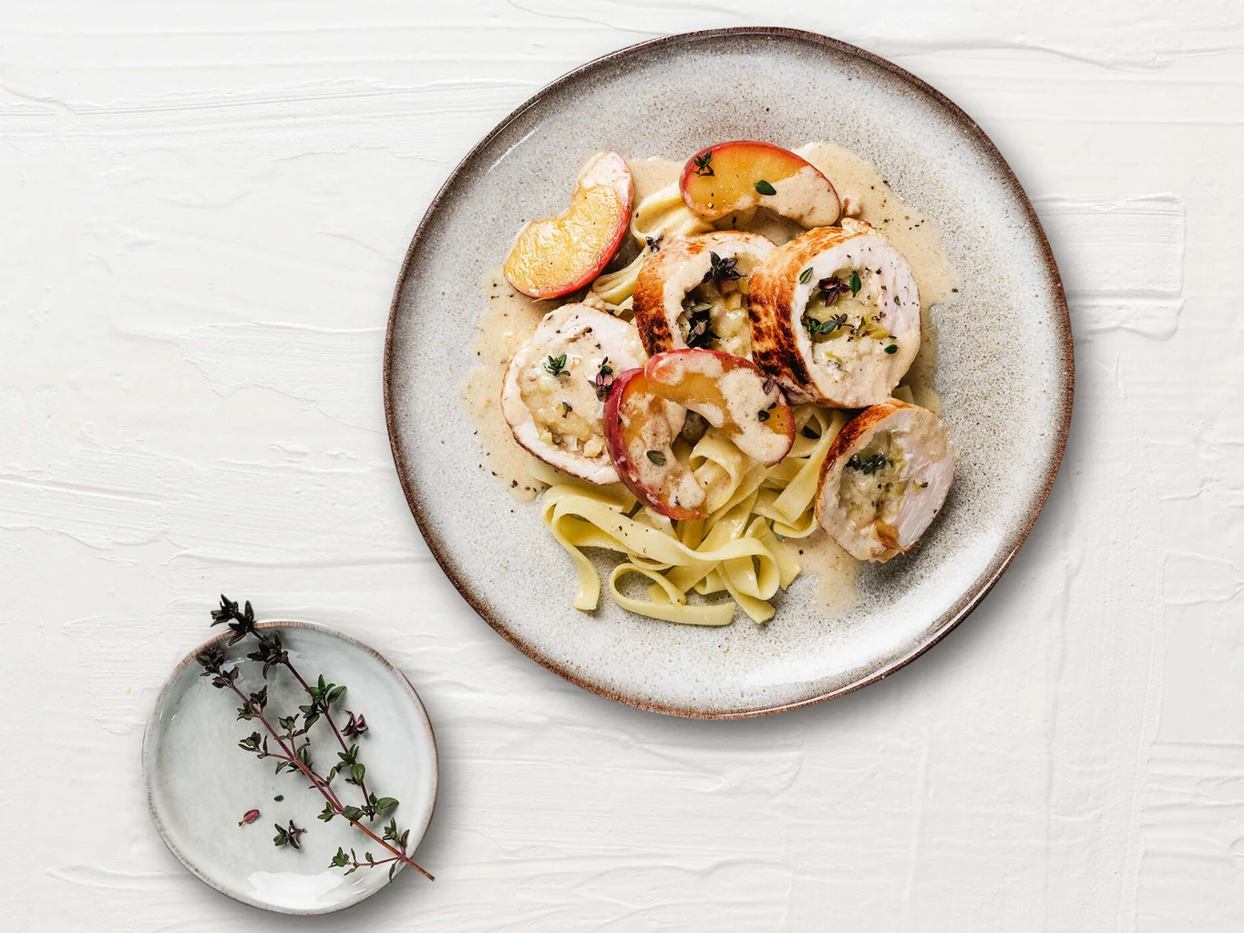 Involtini di tacchino alla mela e al formaggio