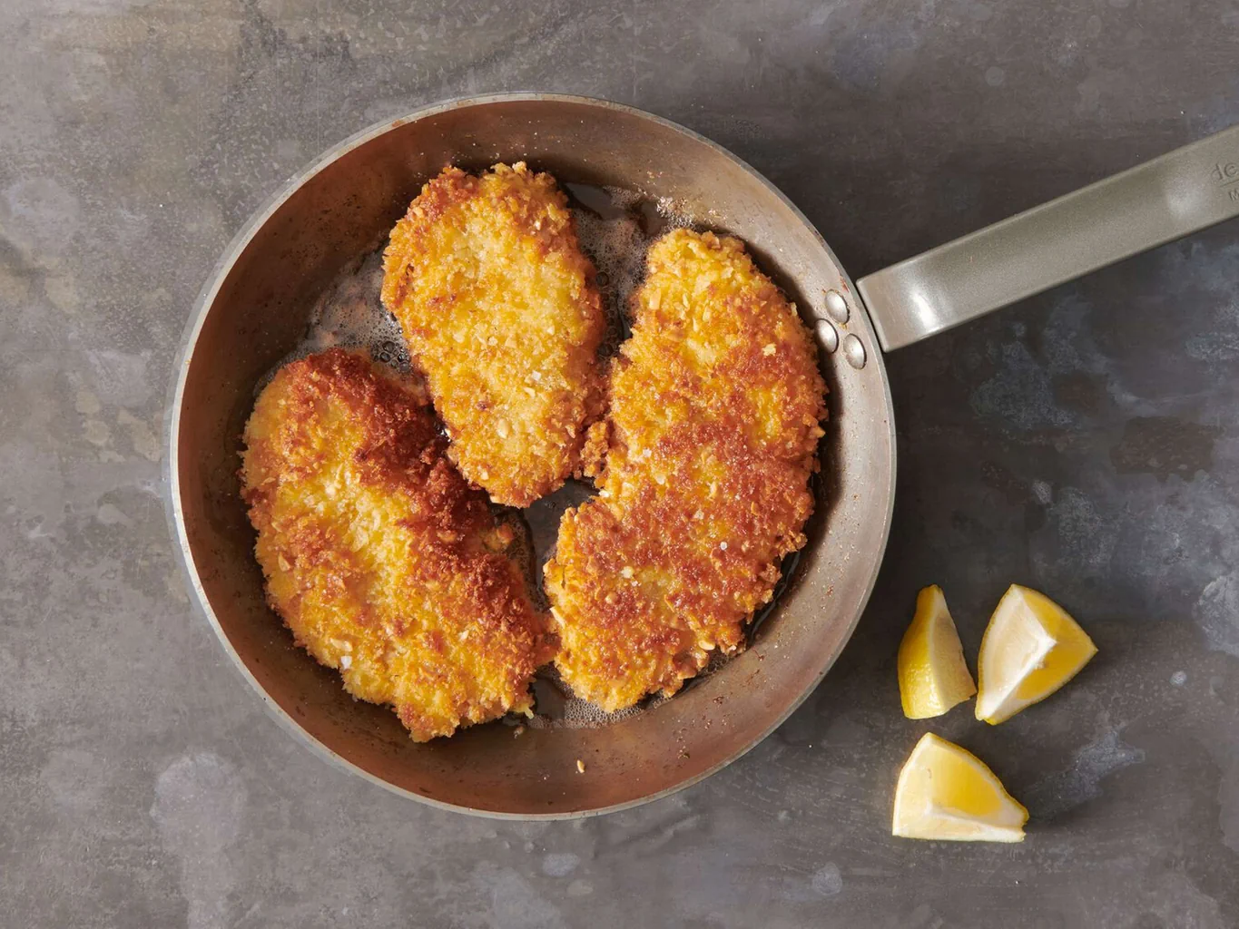Knuspriges Erdnussschnitzel
