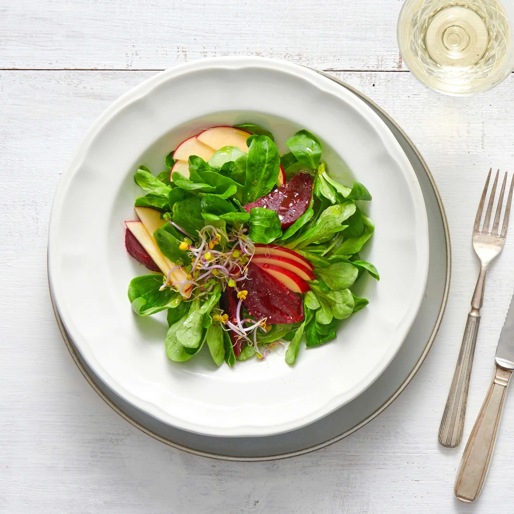 Doucette avec pomme et betterave rouge 