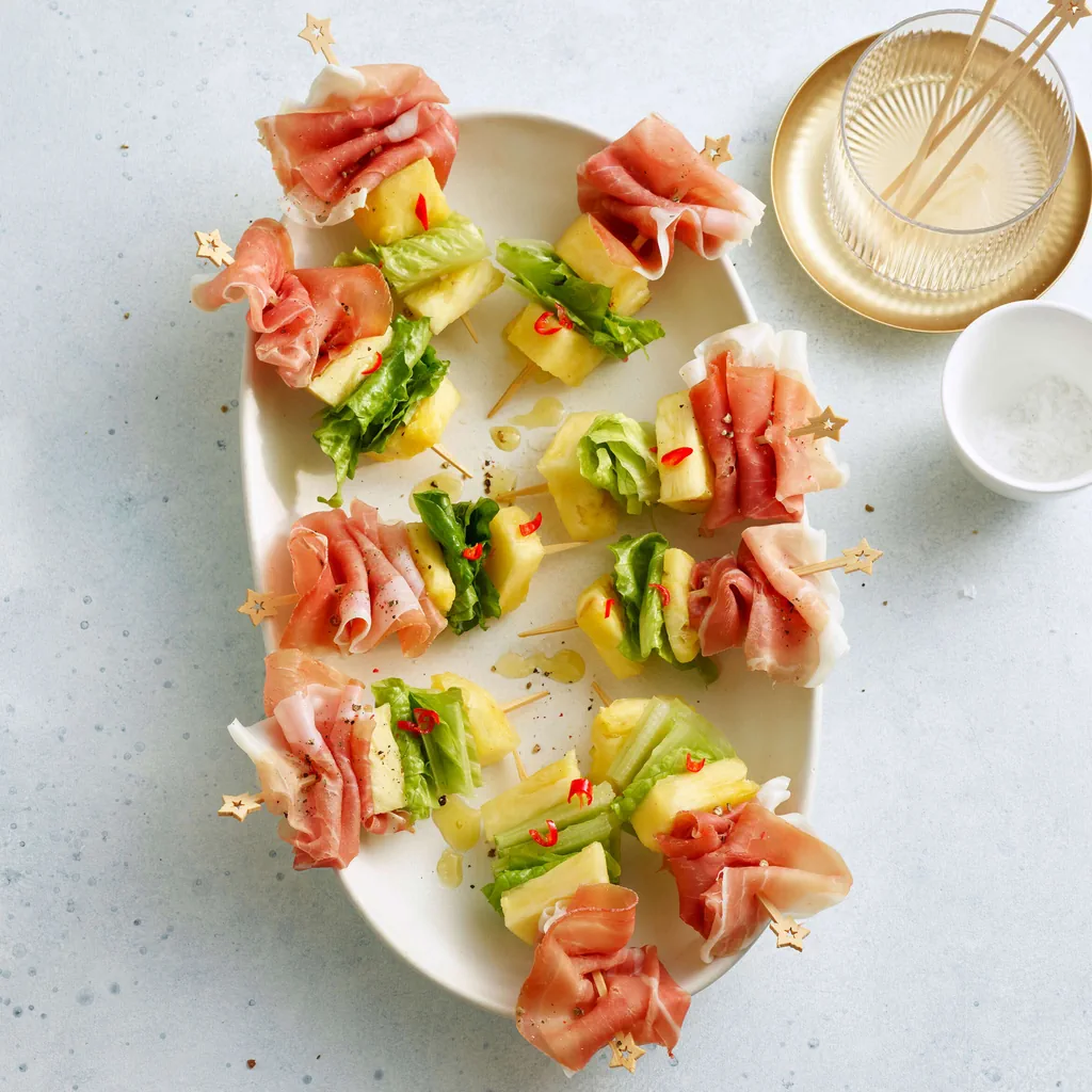 Ananasspiesse mit Culatello di Parma