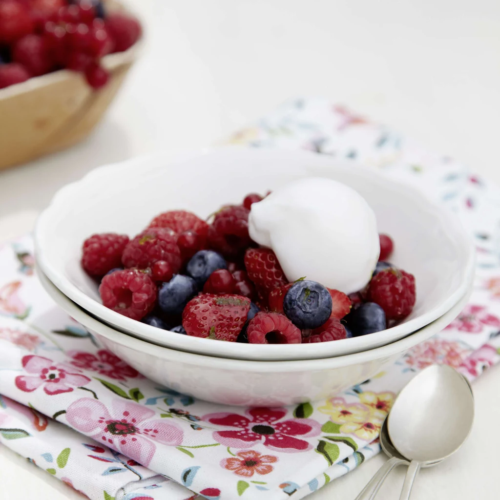 Beerensalat mit Sorbet