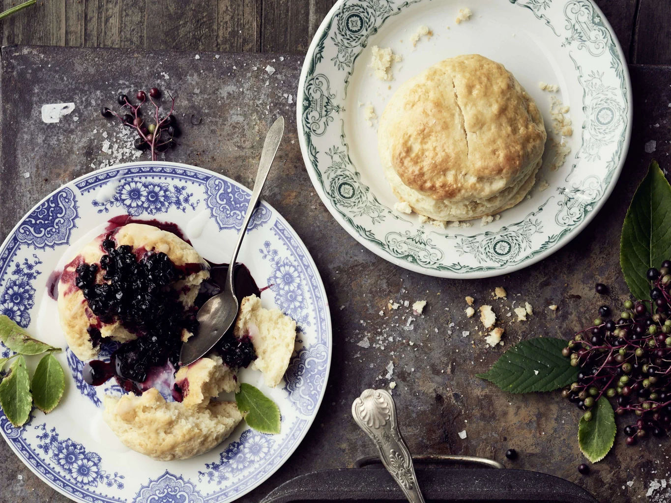 Scone con bacche di sambuco