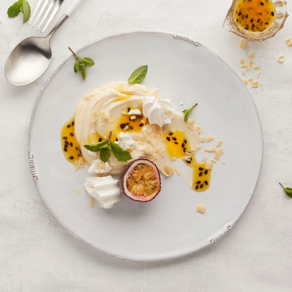 Weisse Schokoladencreme mit Passionsfrucht