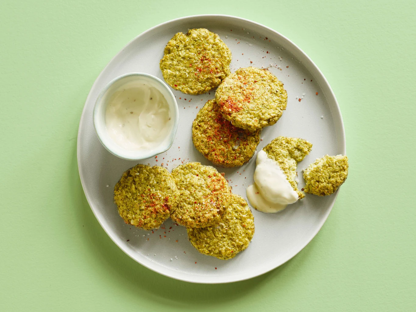 Broccoli-Plätzchen mit Joghurt