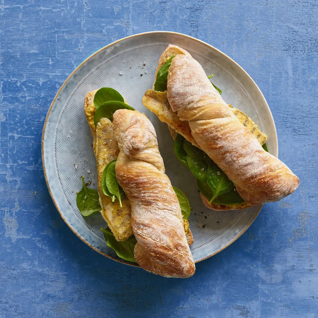 Panino al pesce con spinaci, miele e senape