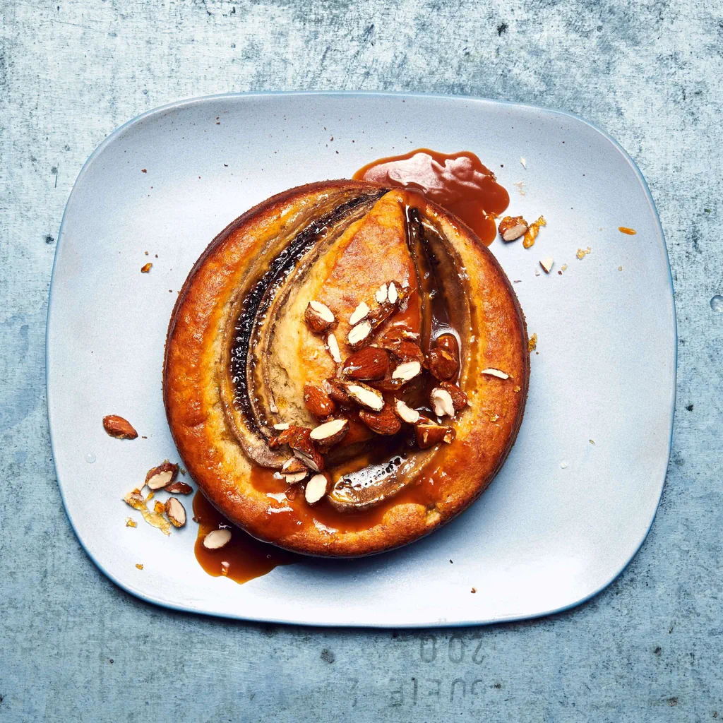 Torta alla banana con caramello al latte di cocco