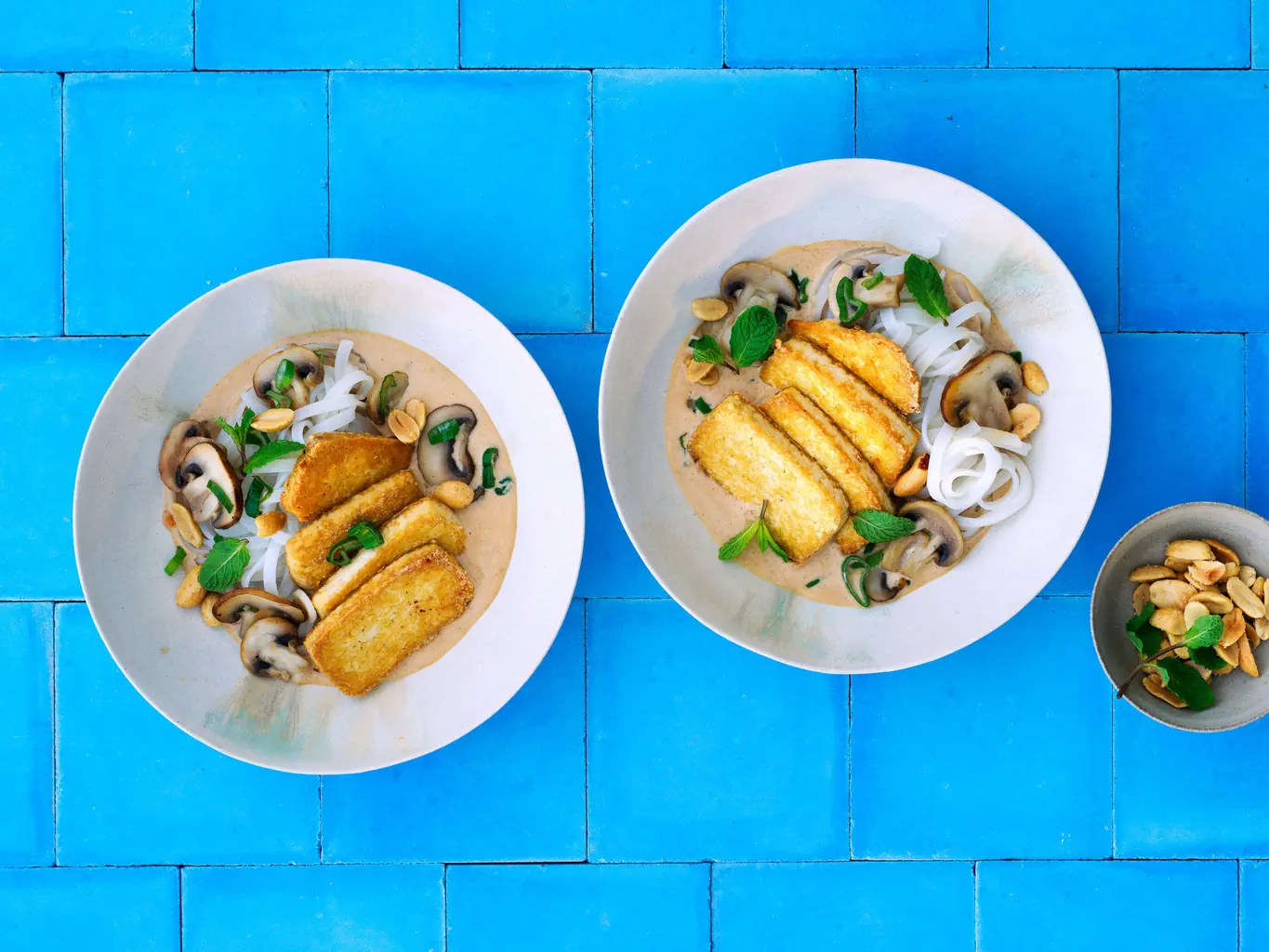 Tempeh mit Erdnusssauce
