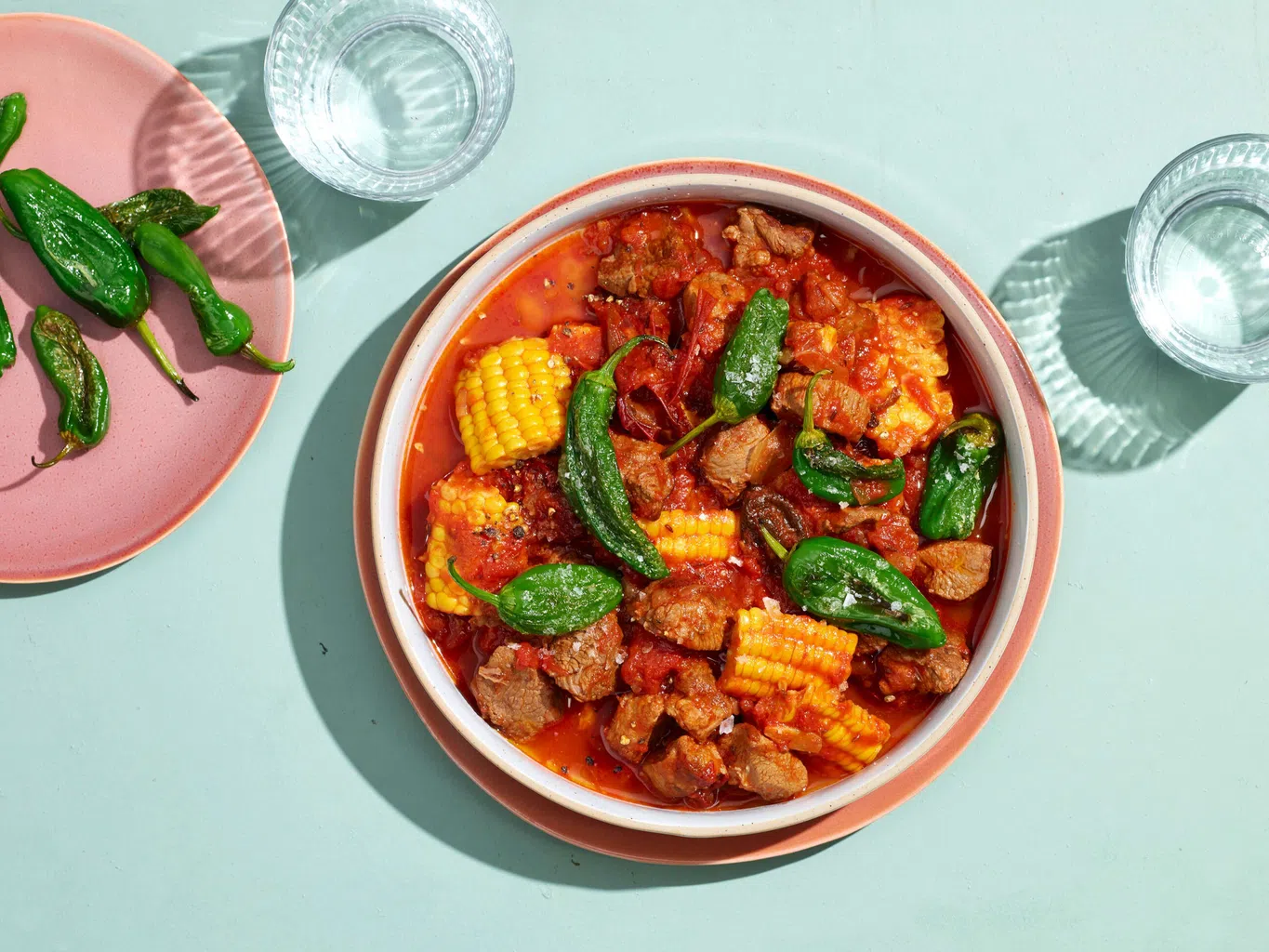 Lamm-Eintopf mit Chilis in Adobo