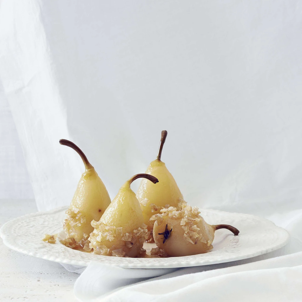 Pere affogate con croccante di castagne