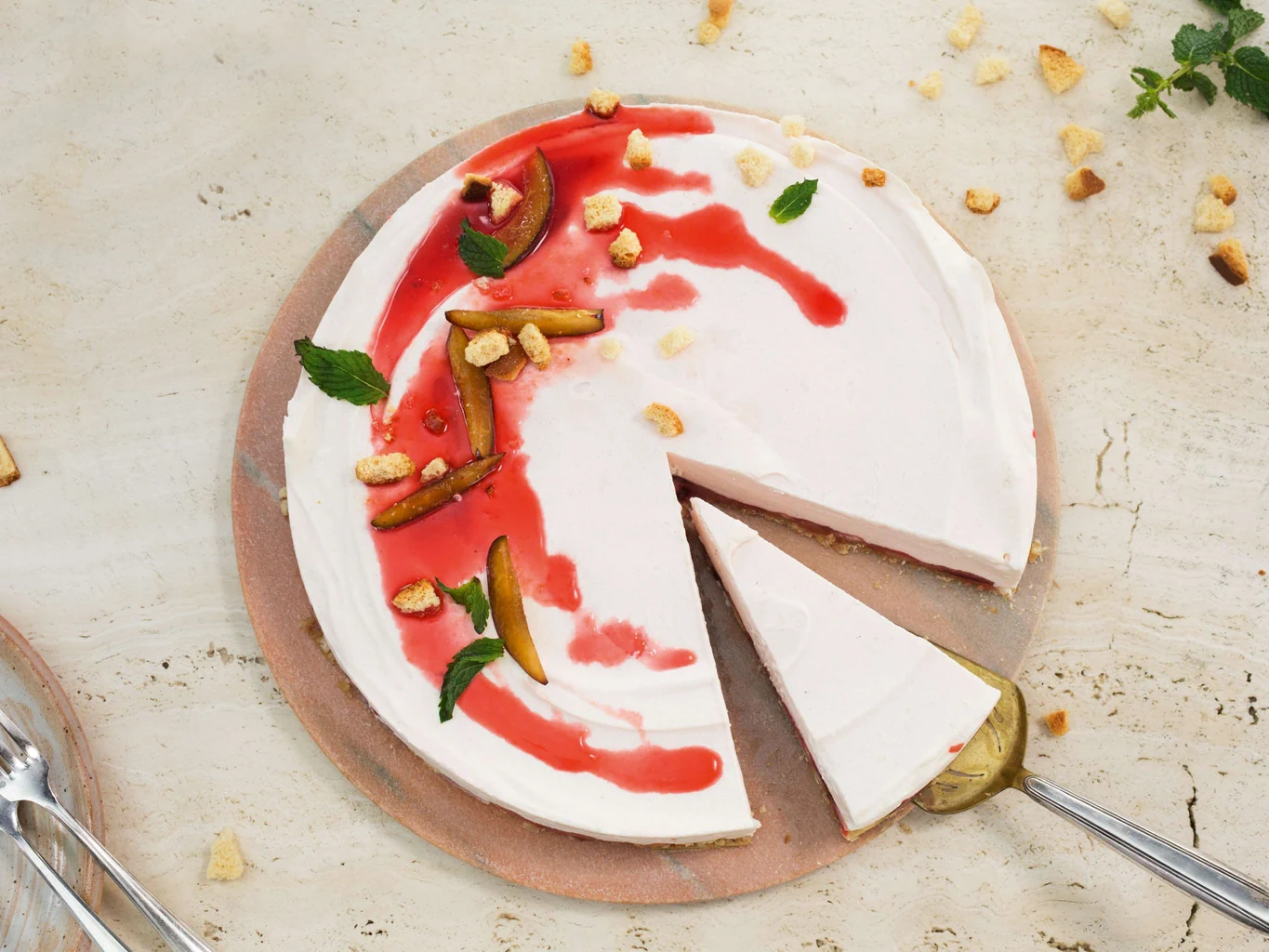 Parfait aux pruneaux sur biscuit