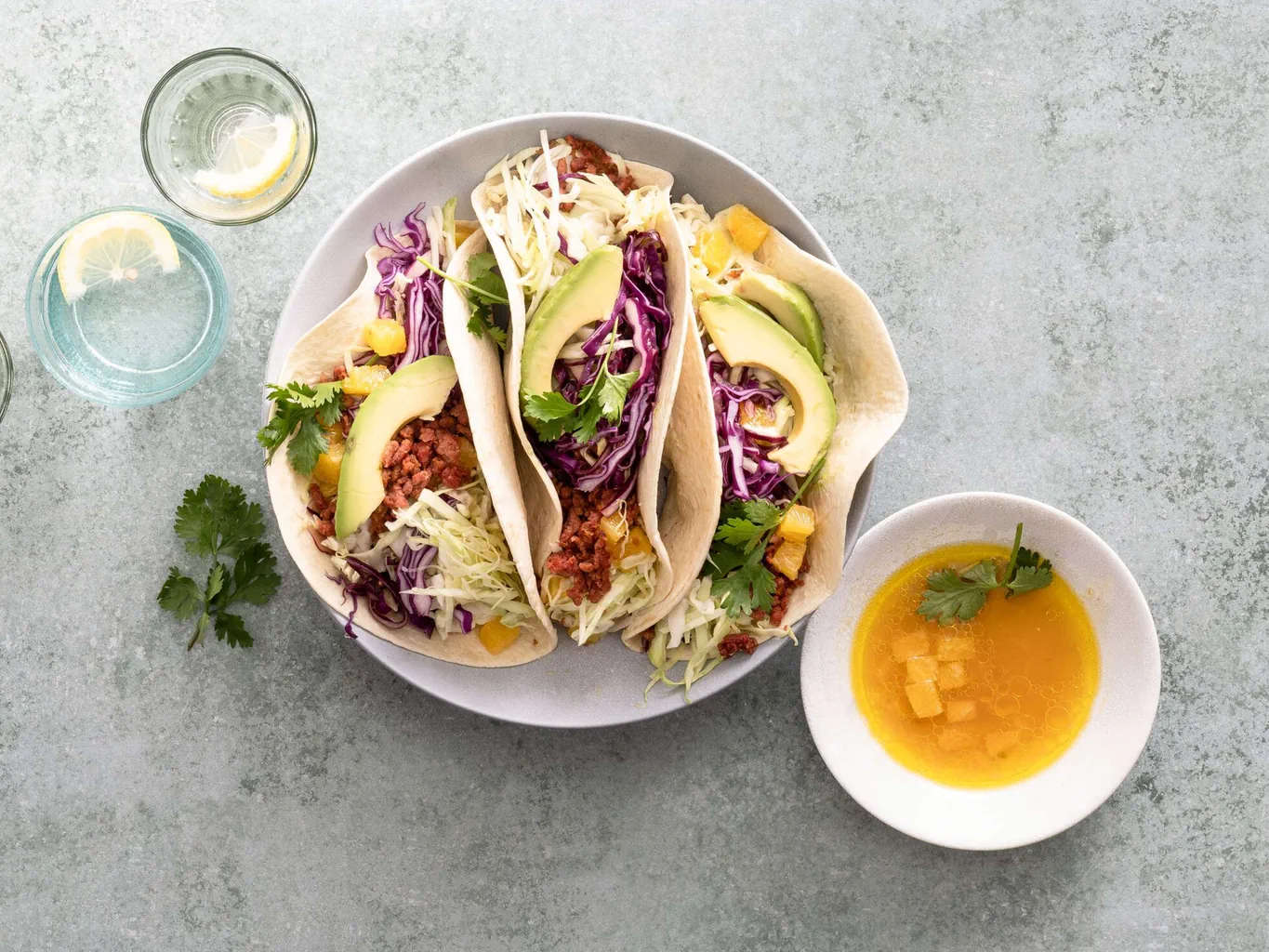 Tacos con cavolo e macinato vegano