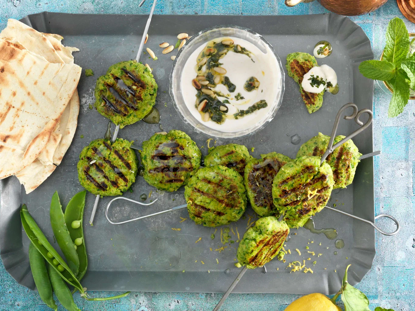 Falafel ai piselli verdi con yogurt alla menta