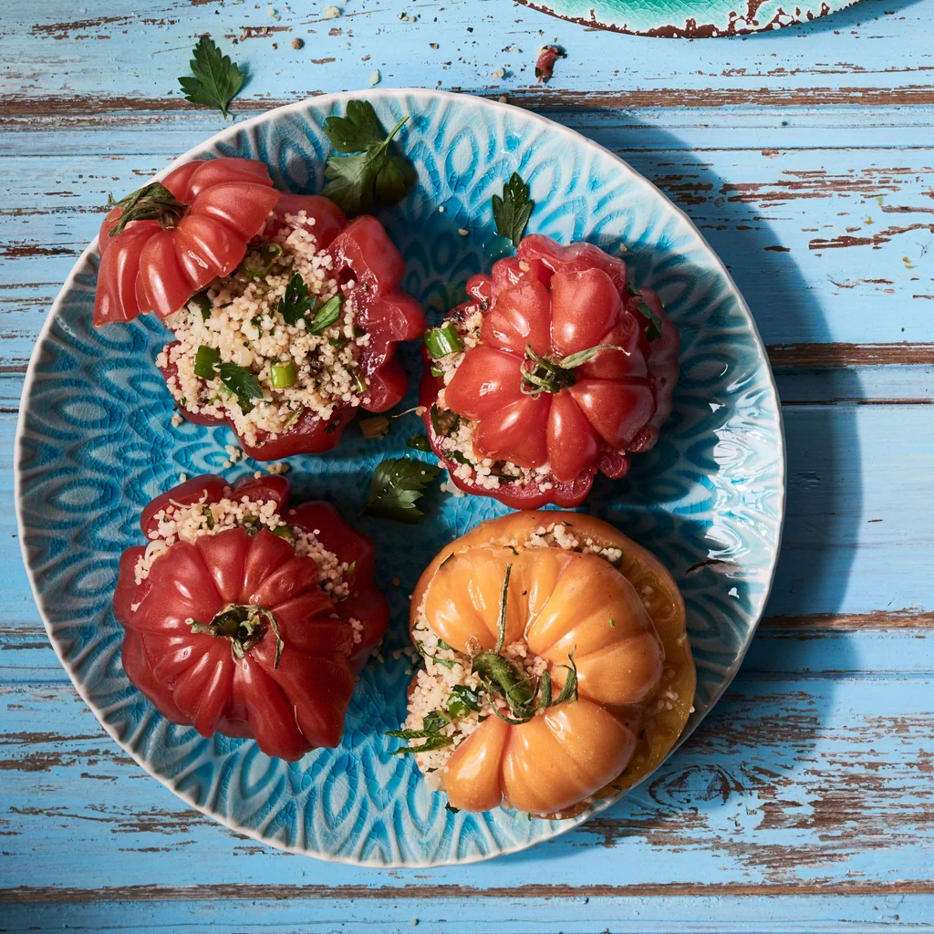 Tomate mit Couscous-Füllung