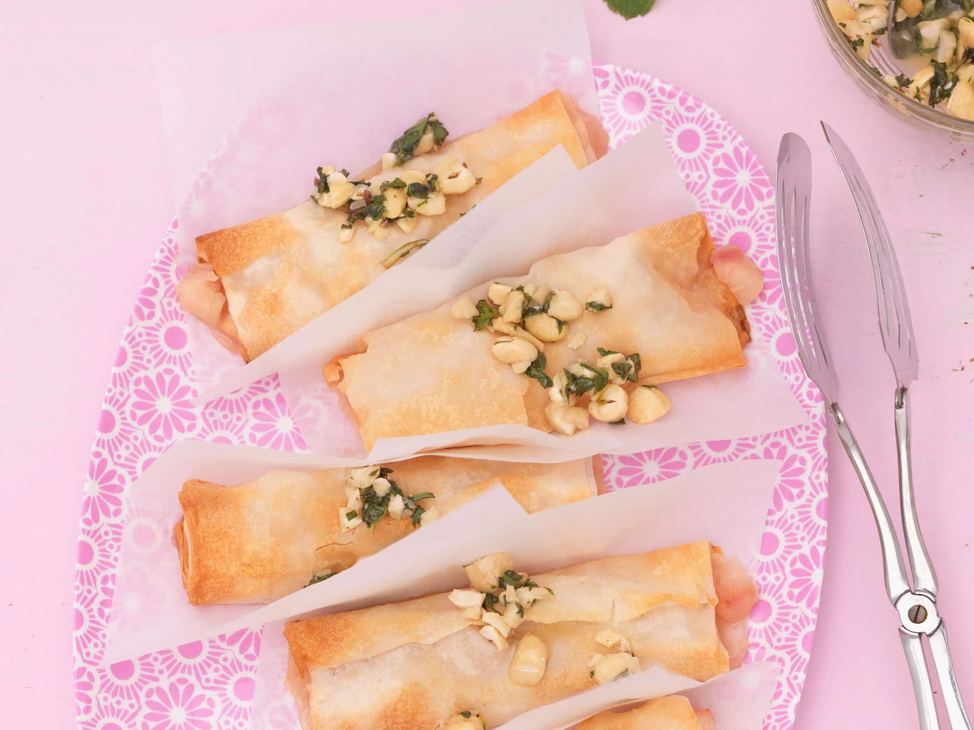 Rhabarberrollen mit Cashew-Pesto