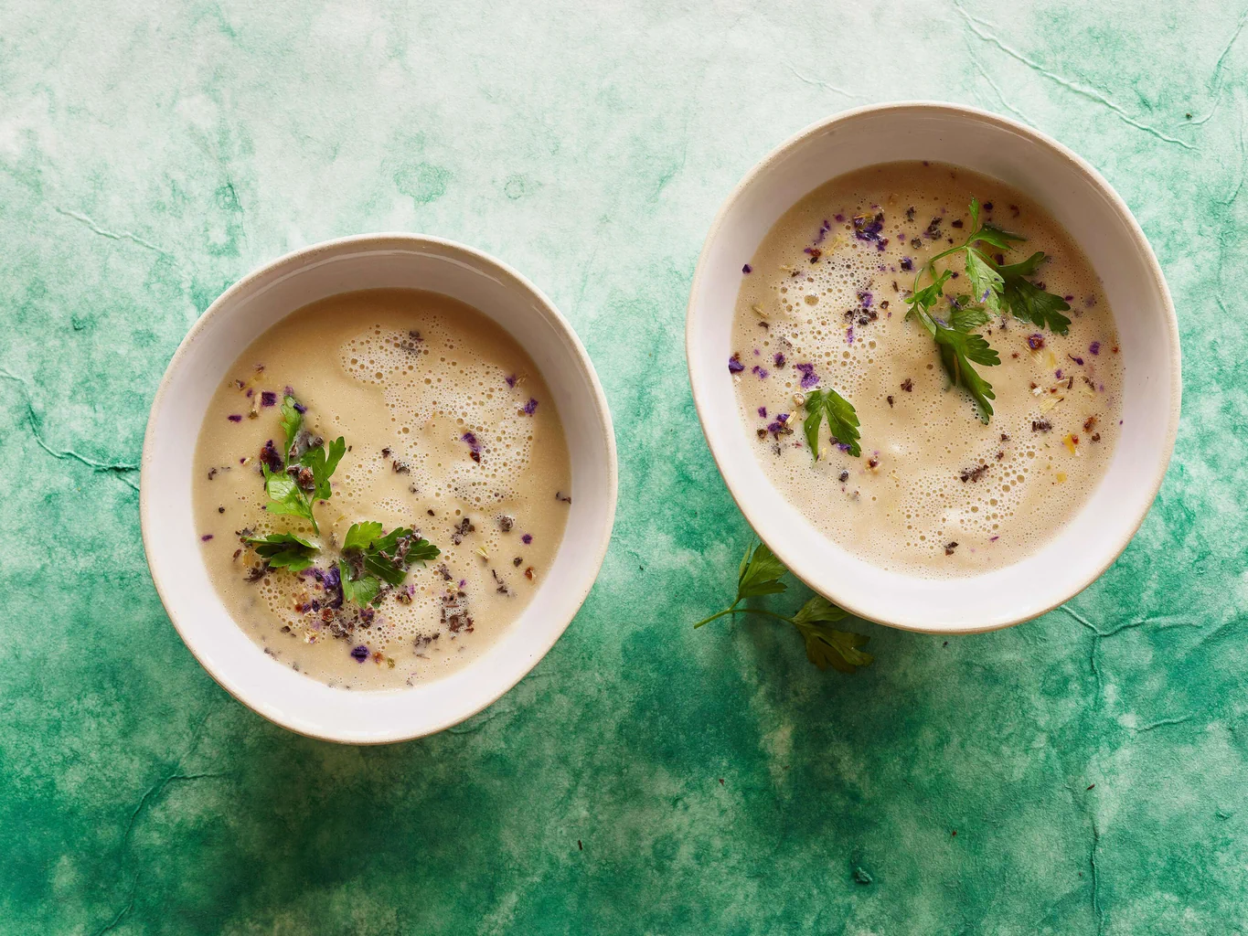 Velouté de légumes-racines au thé noir