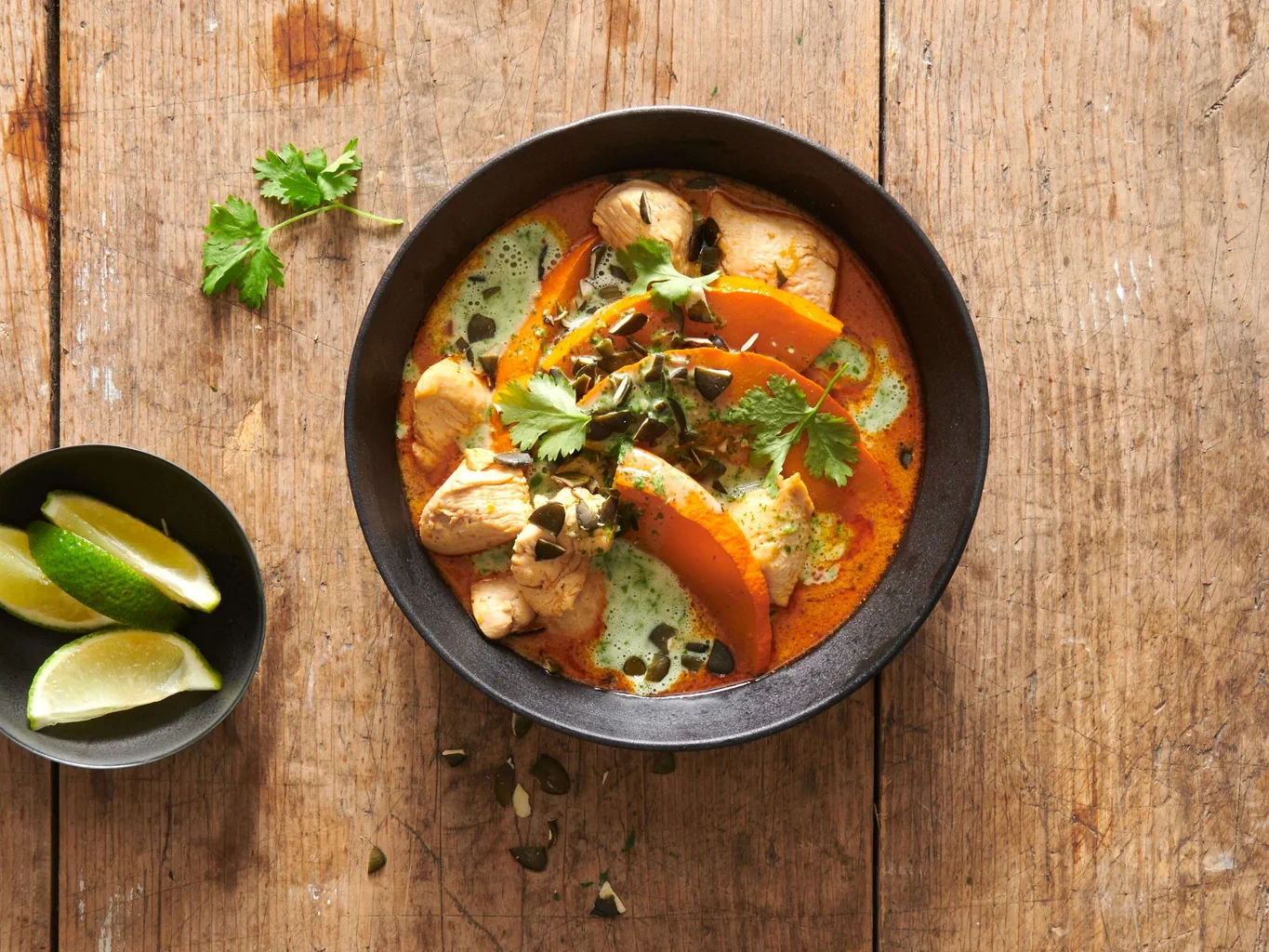 Curry de poulet à la courge avec mousse de coriandre 