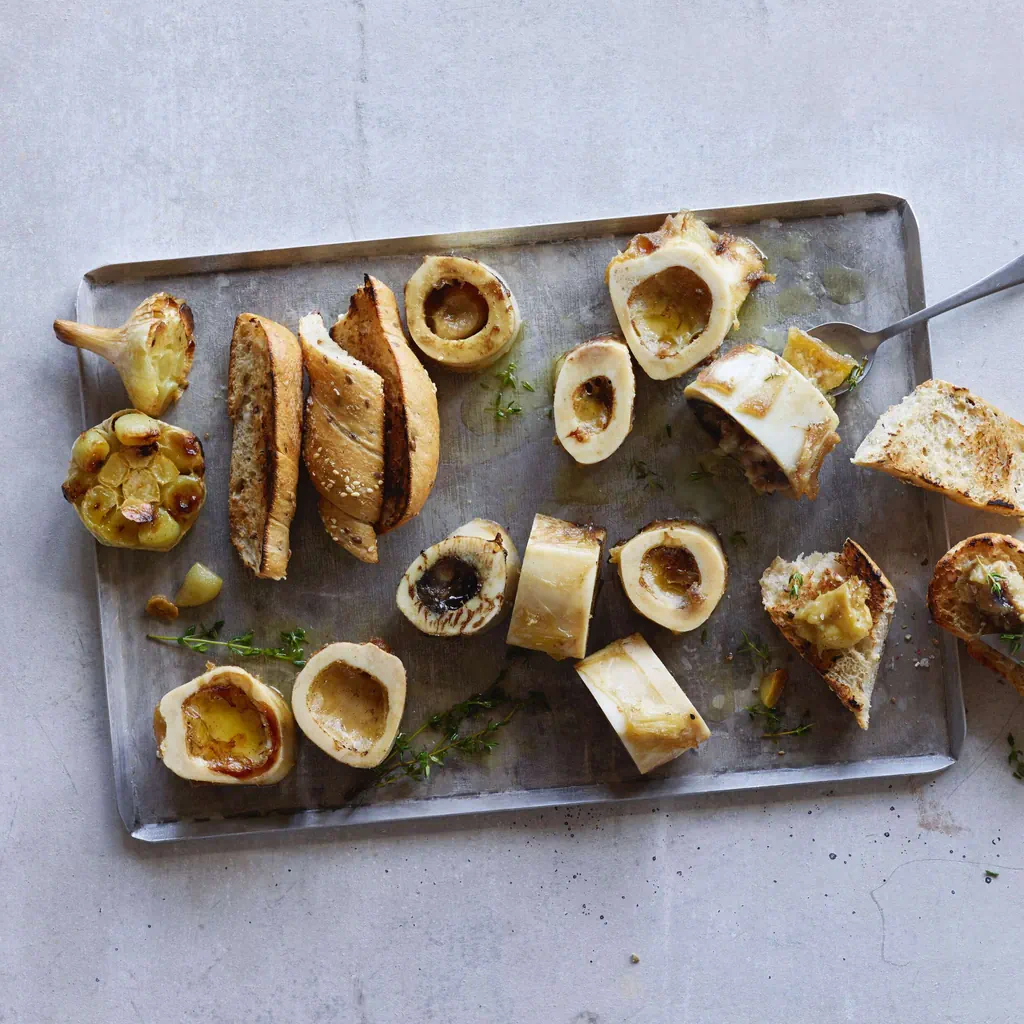 Geröstetes Markbein mit Knoblauch
