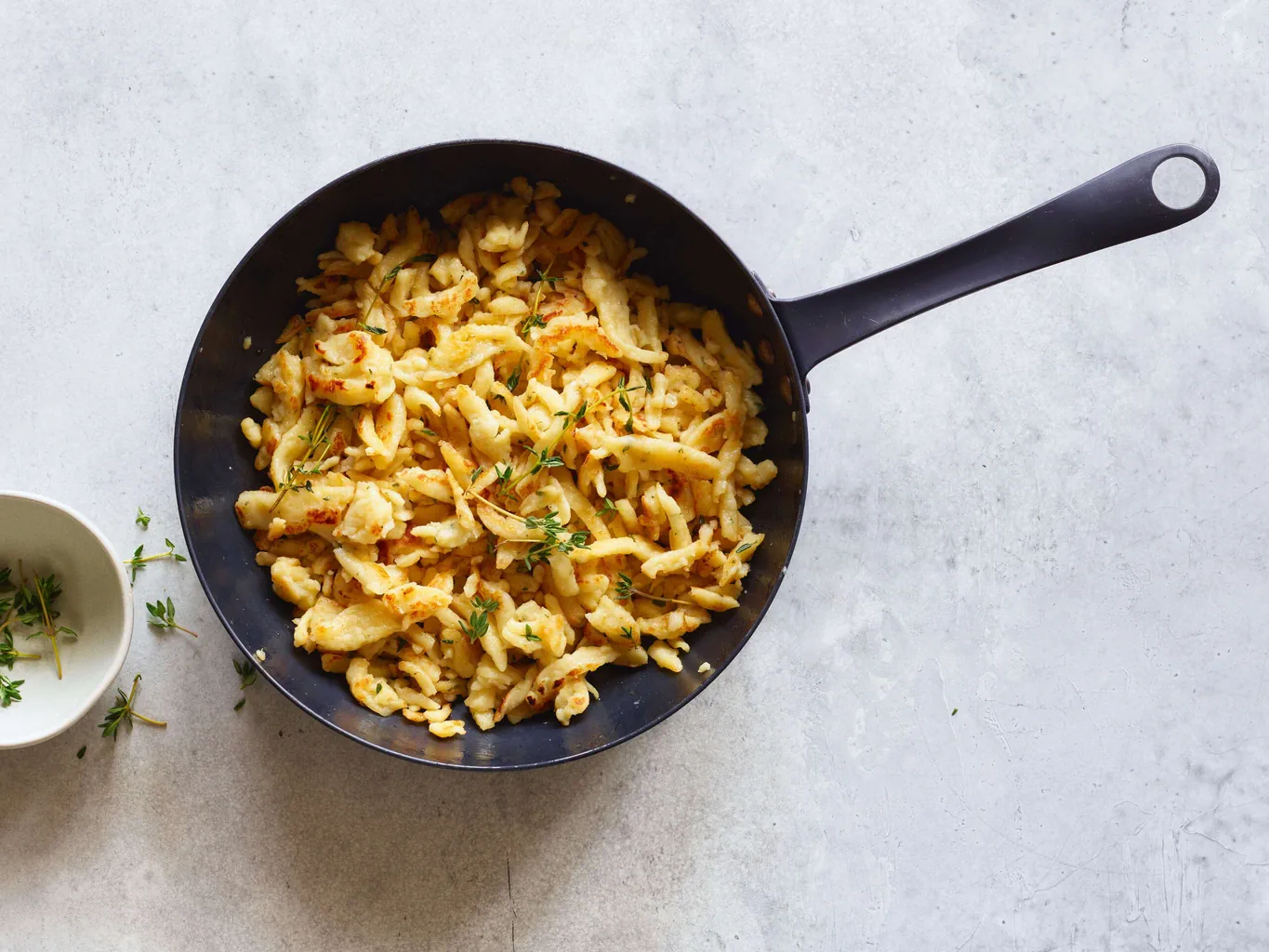 Spätzli au séré parfumés au thym