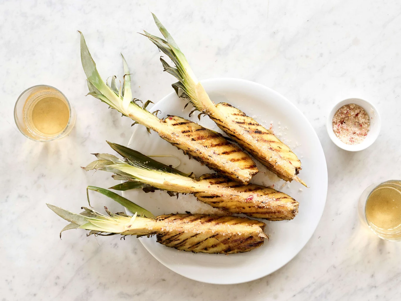 Ananas au piment sur le gril