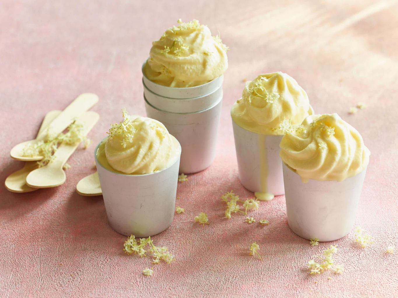 Soft ice aux fleurs de sureau avec limoncello