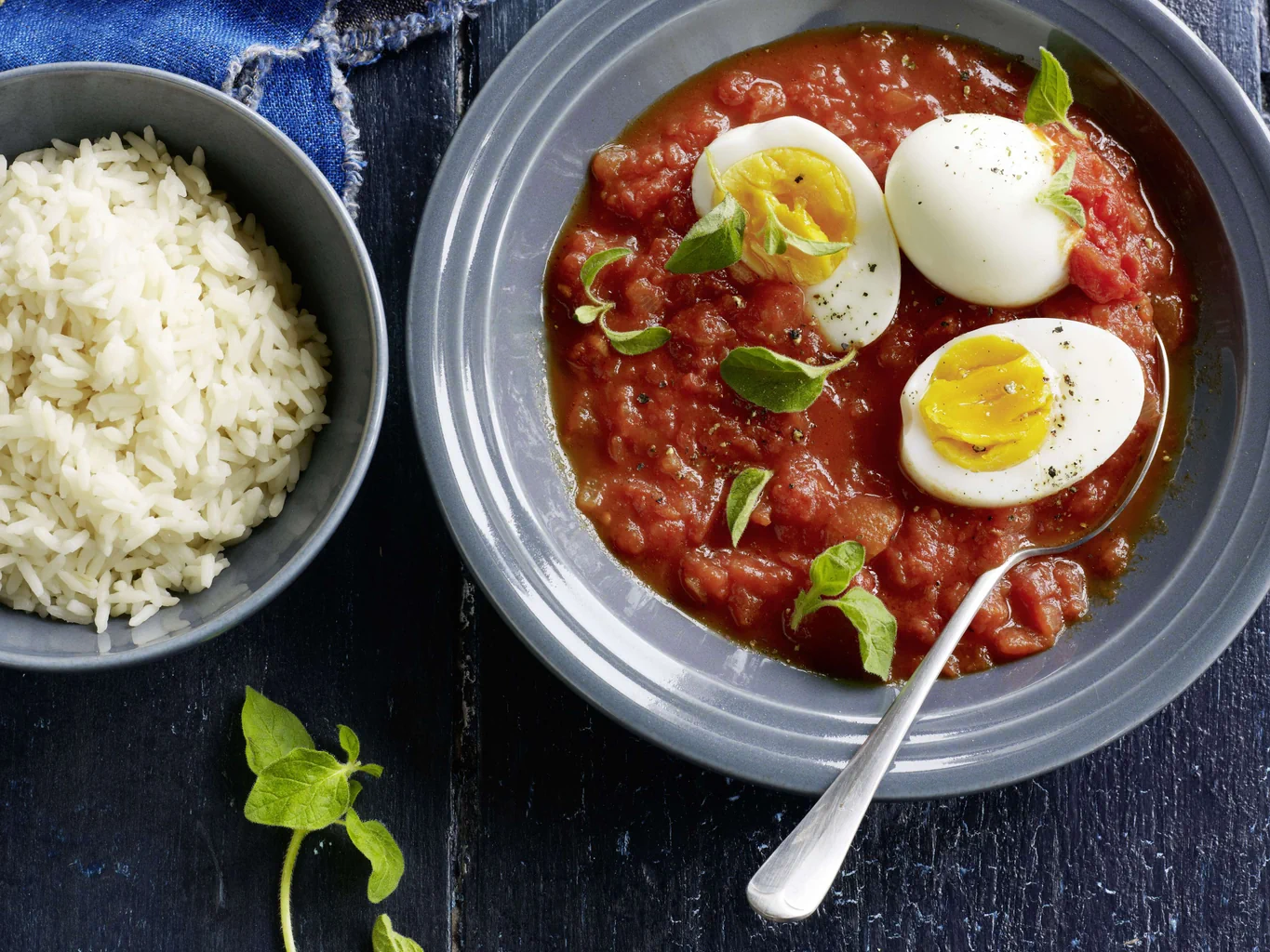 Uova in salsa di pomodoro