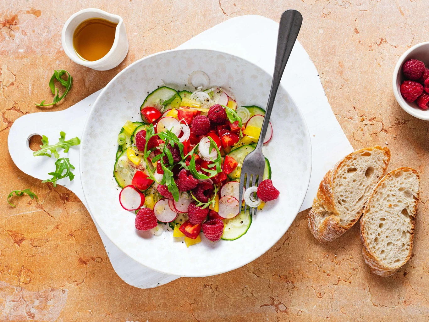 Gurkensalat mit Himbeeren 